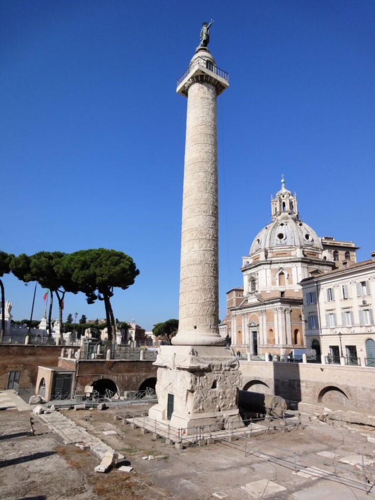 Roma - Columna de Trajano (114 d. C.)