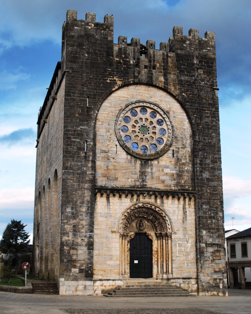 Portomarín - Iglesia de San Xoán (Inicios S.XIII)