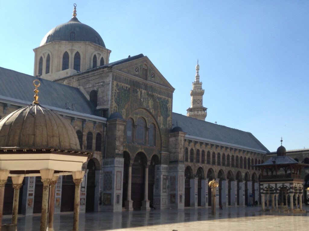 Damasco - Gran mezquita - Fachada interior del patio (715)