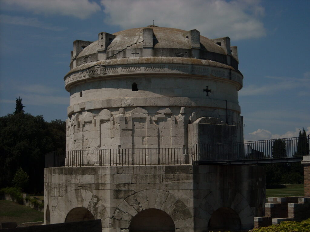 Rávena - Mausoleo de Teodorico (Inicios Siglo VI)
