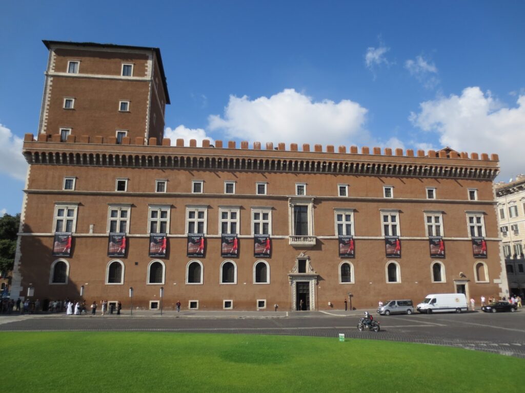 Alberti (atr.) - Palazzo Venecia de Roma (1455)