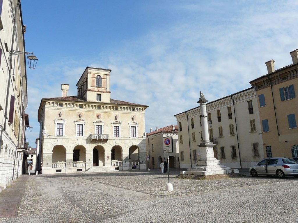 Sabbioneta - Plaza con el palacio ducal